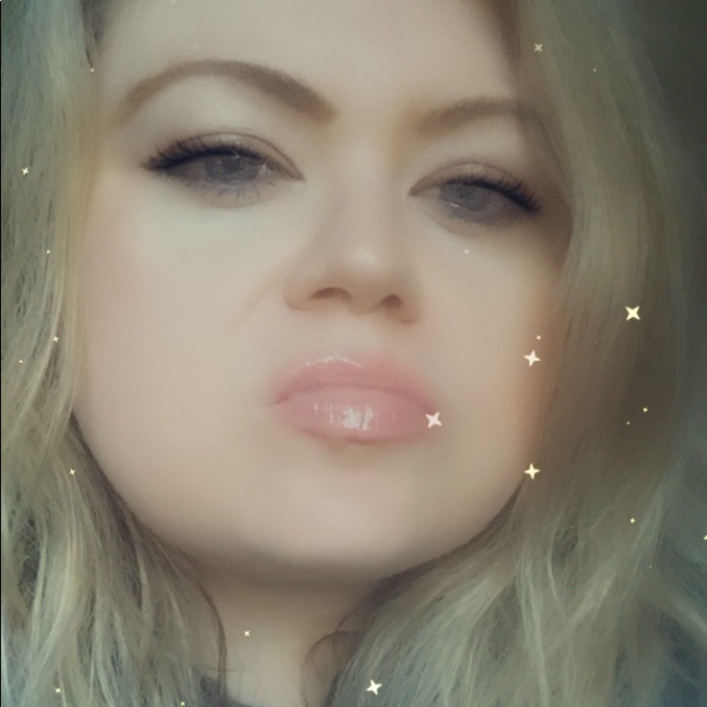 Meet your Posher, Tina